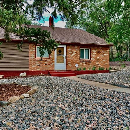 Newly Renovated Cozy Home Minutes From Broadmoor And Downtown 콜로라도스프링스 외부 사진