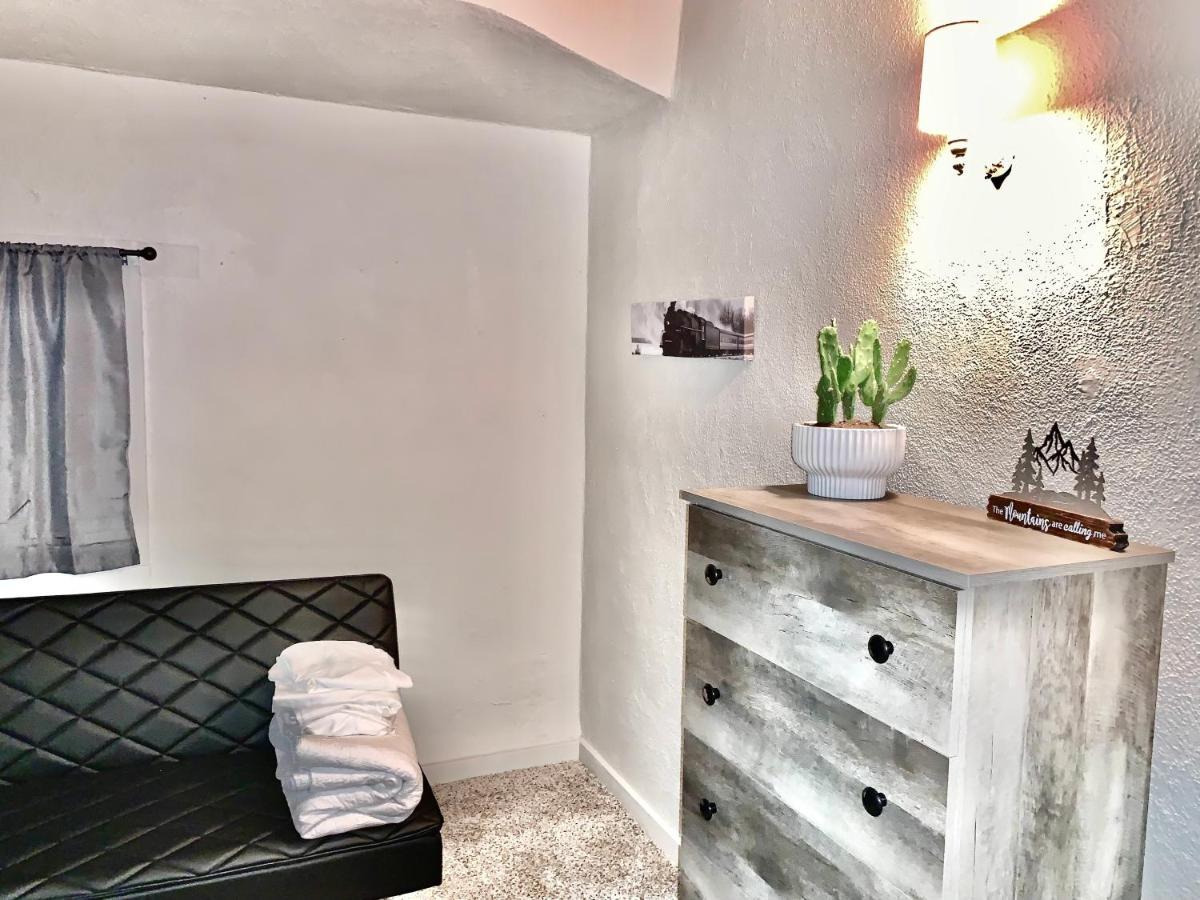 Newly Renovated Cozy Home Minutes From Broadmoor And Downtown 콜로라도스프링스 외부 사진